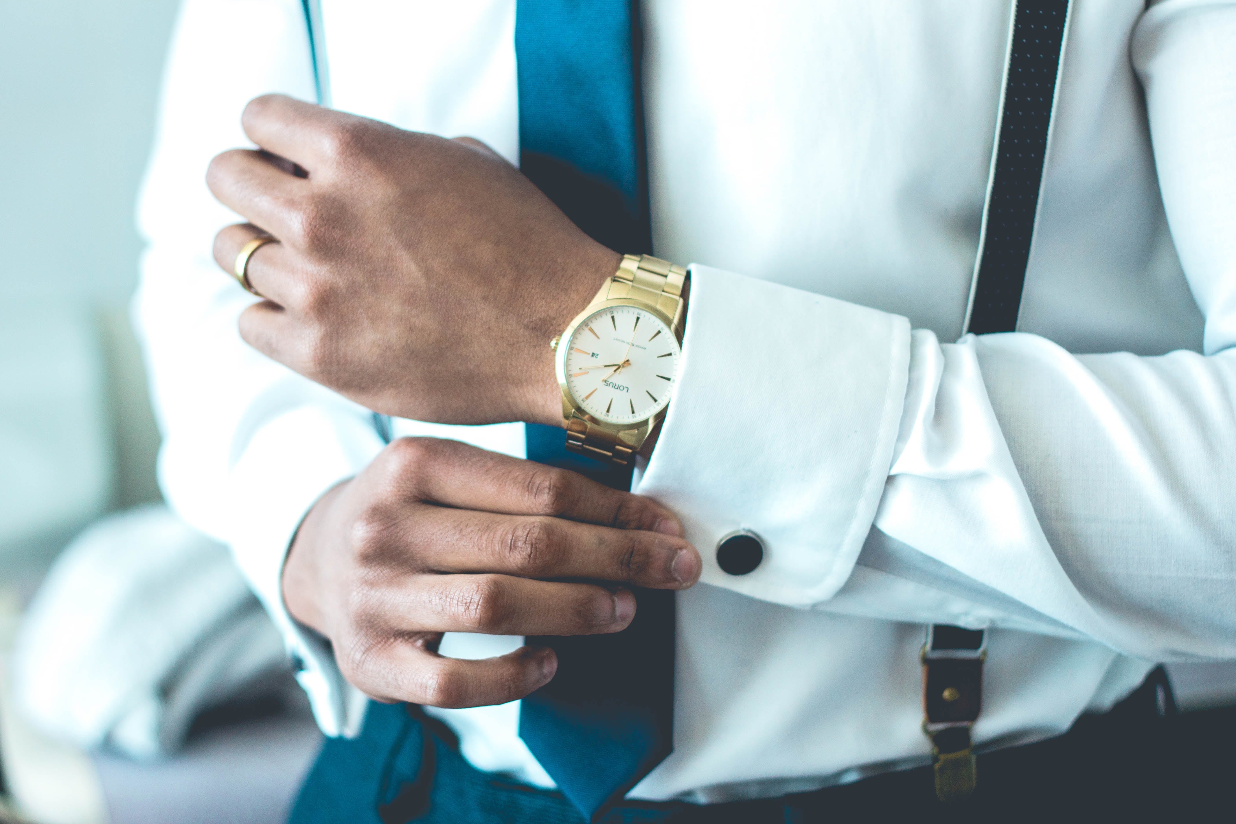 Why Every Man Should Still Wear A Wrist Watch?